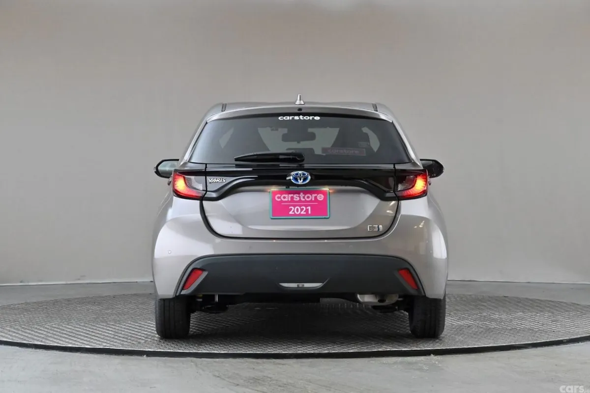 Toyota Yaris Hatchback, Petrol Hybrid, 2021, Brown