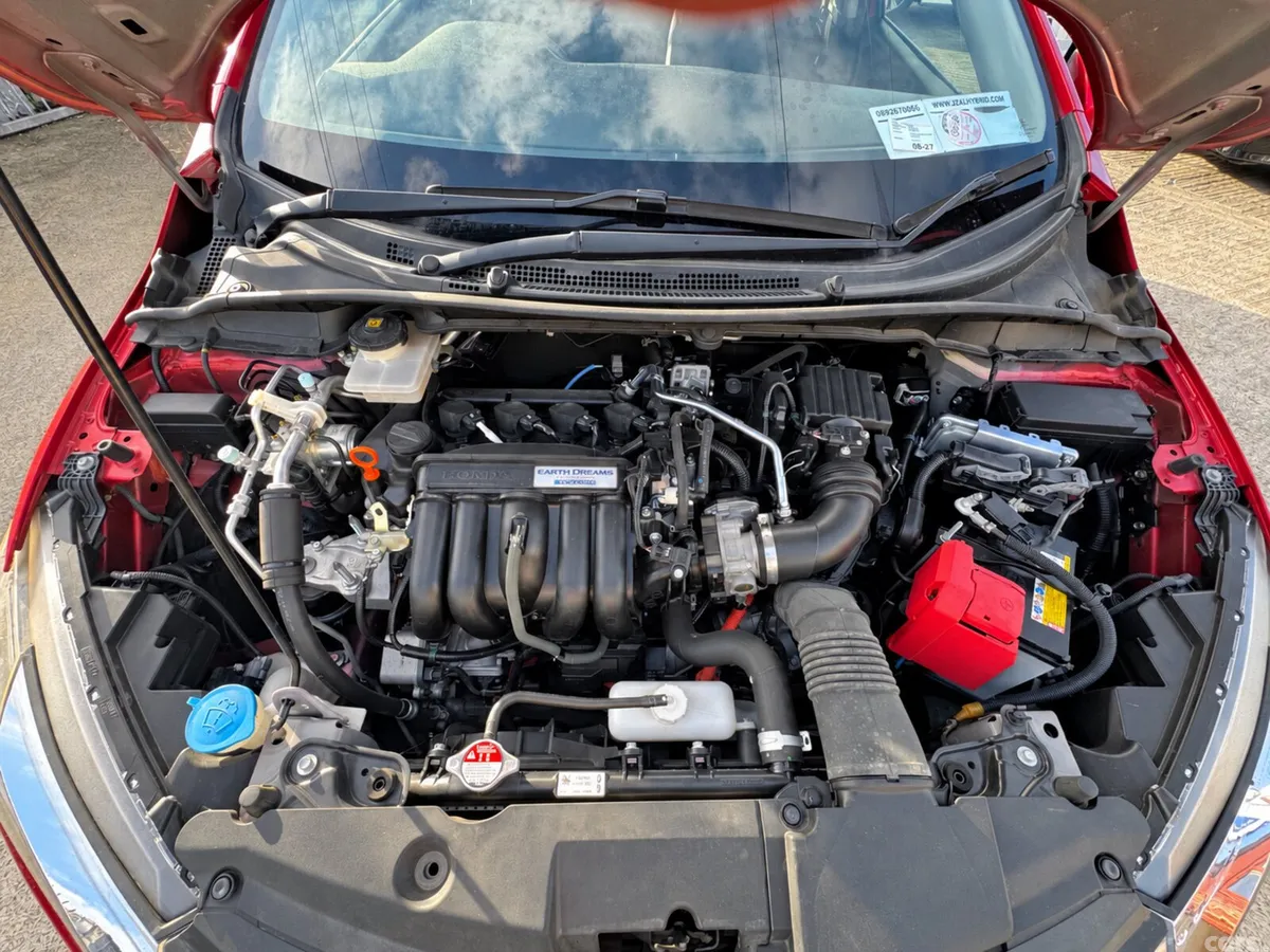Honda Grace Saloon, Petrol Hybrid, 2019, Red