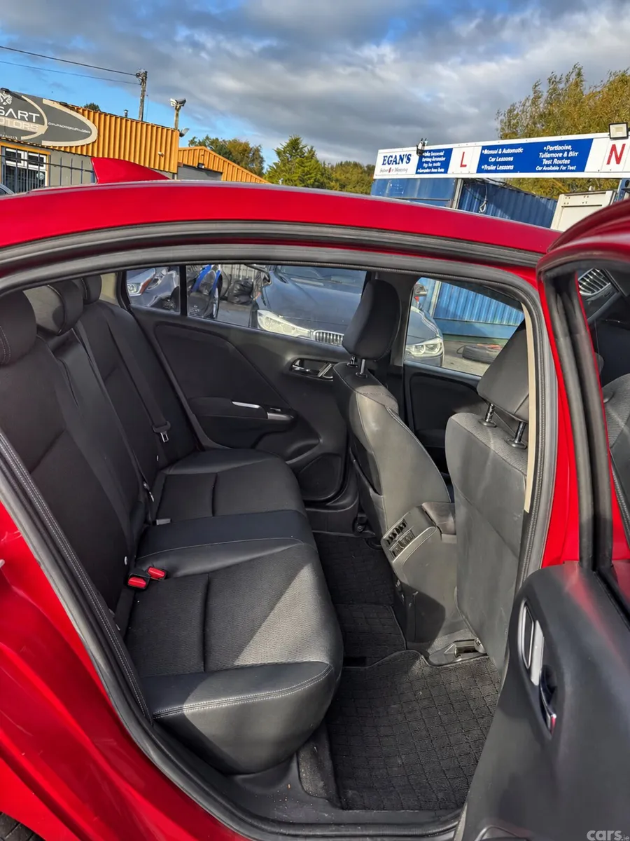 Honda Grace Saloon, Petrol Hybrid, 2019, Red