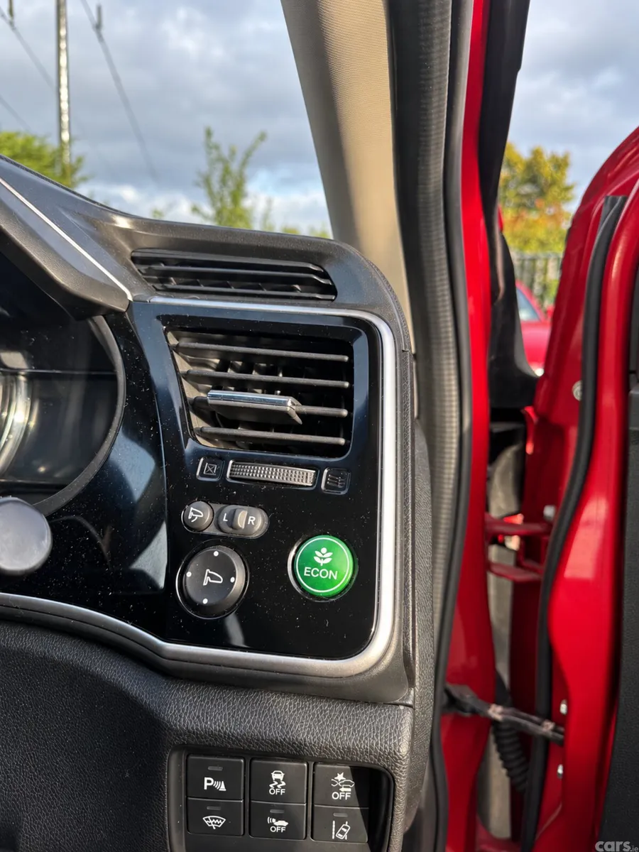 Honda Grace Saloon, Petrol Hybrid, 2019, Red