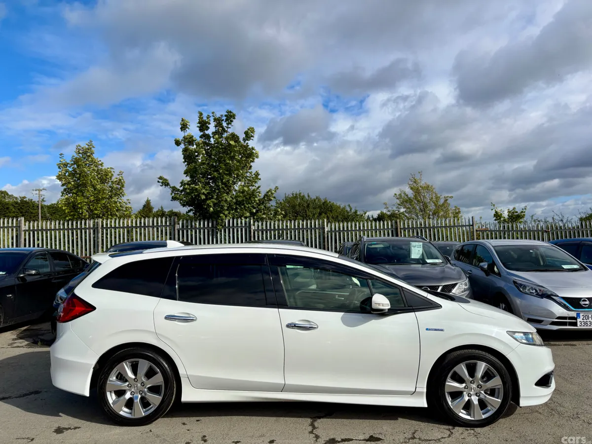 Honda Jade MPV, Petrol Hybrid, 2016, White