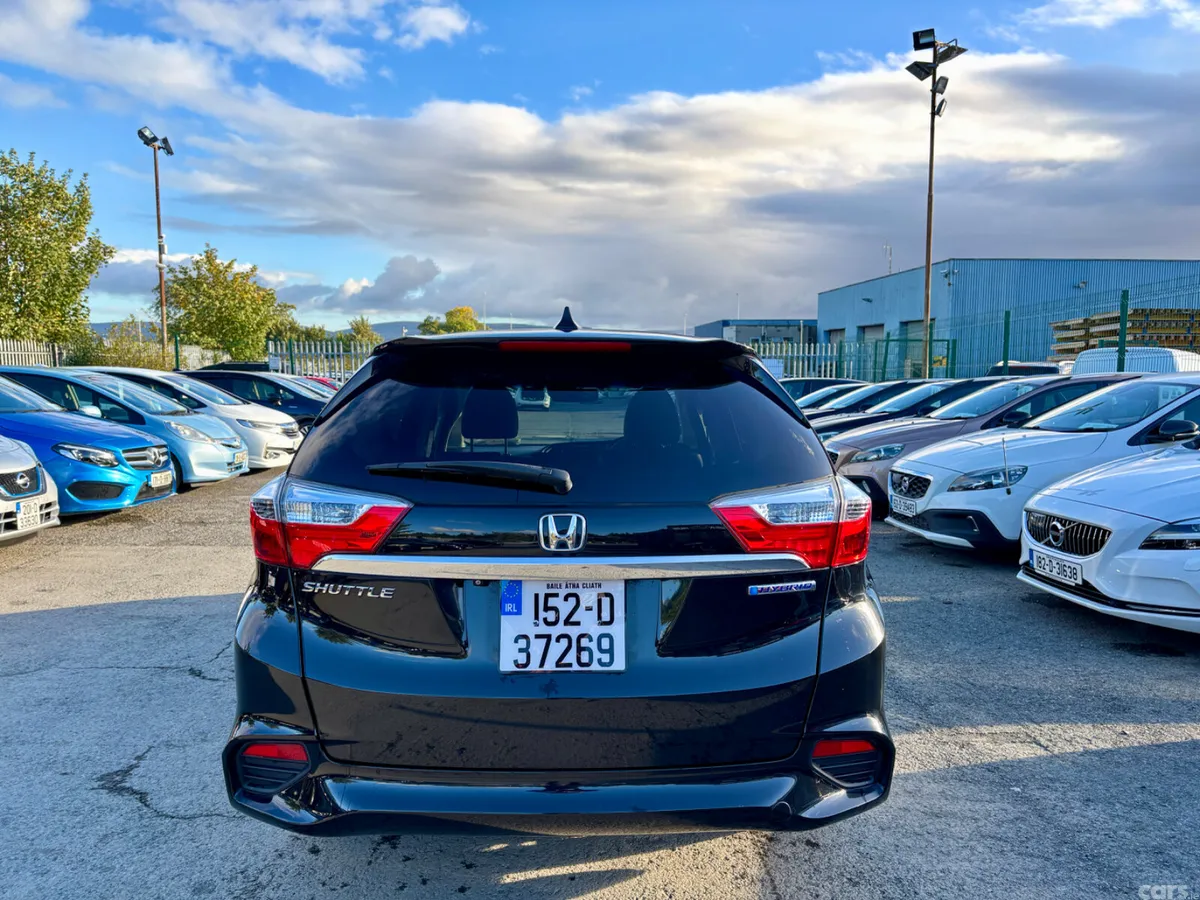 Honda Shuttle MPV, Petrol Hybrid, 2015, Black
