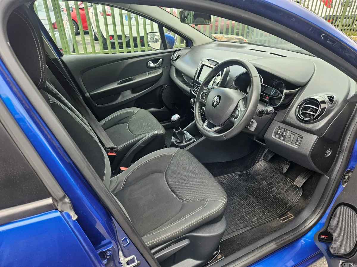 Renault Clio Hatchback, Petrol, 2019, Blue