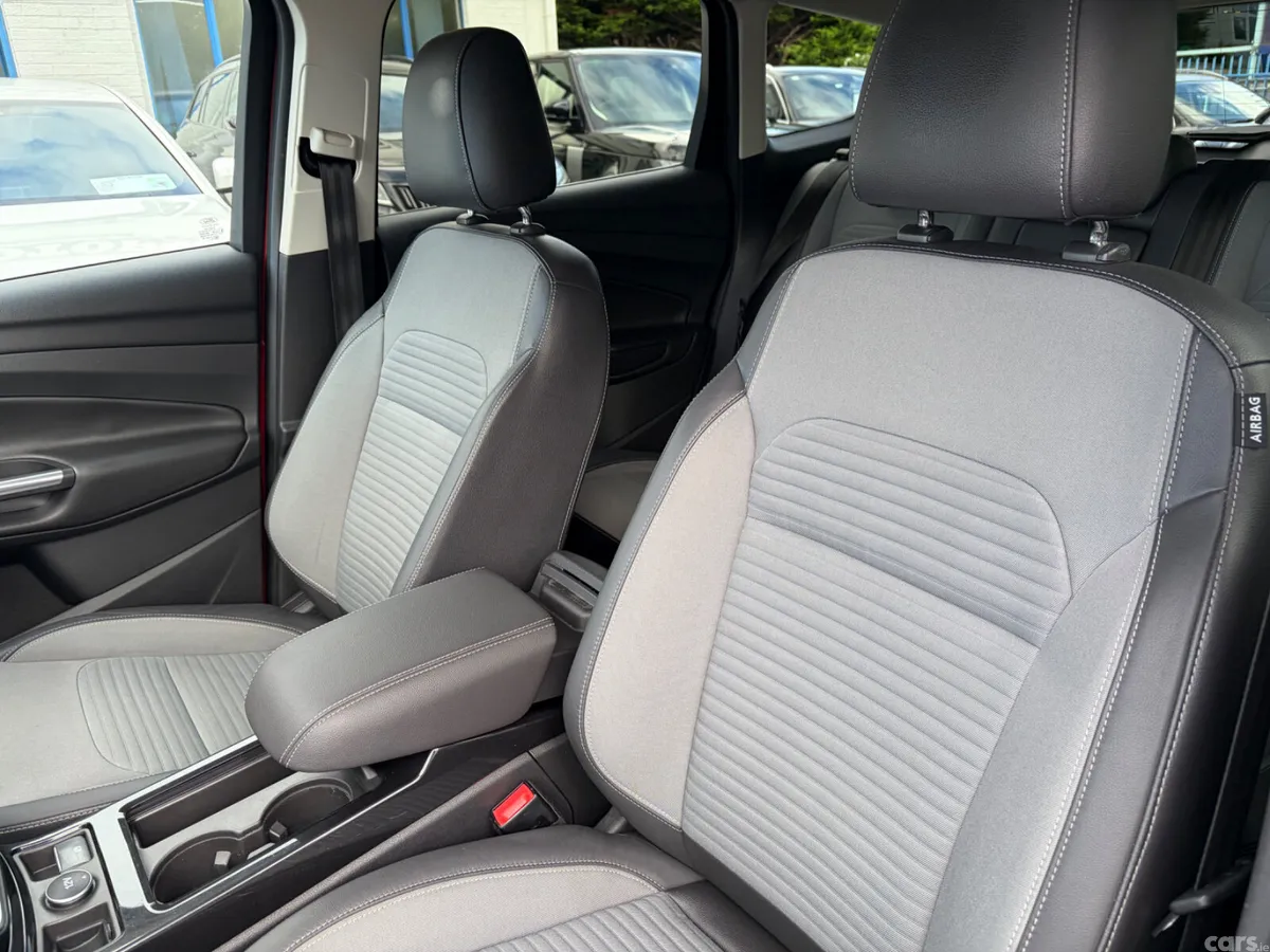 Ford Kuga SUV, Diesel, 2017, Red