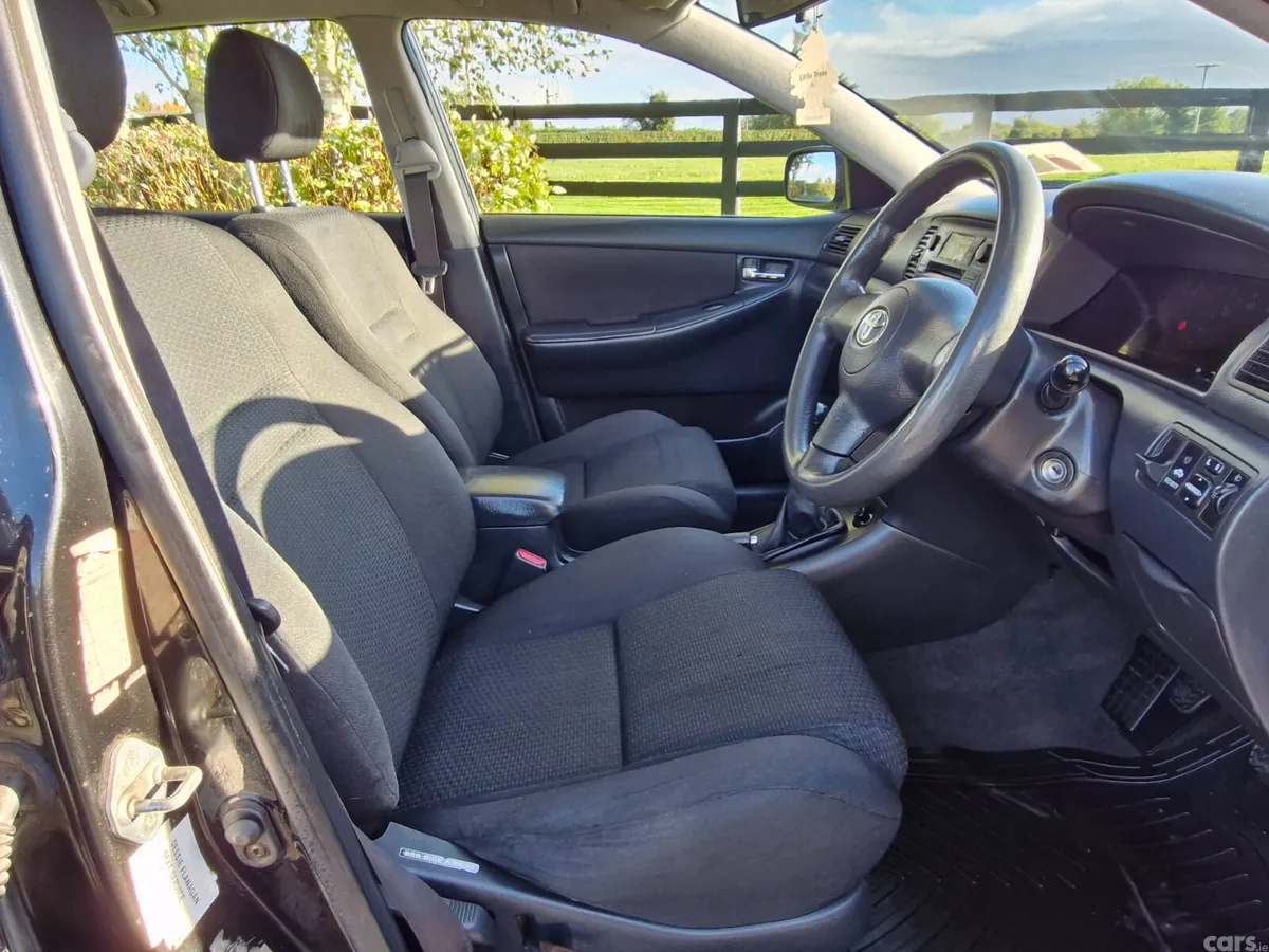 Toyota Corolla Saloon, Petrol, 2004, Black
