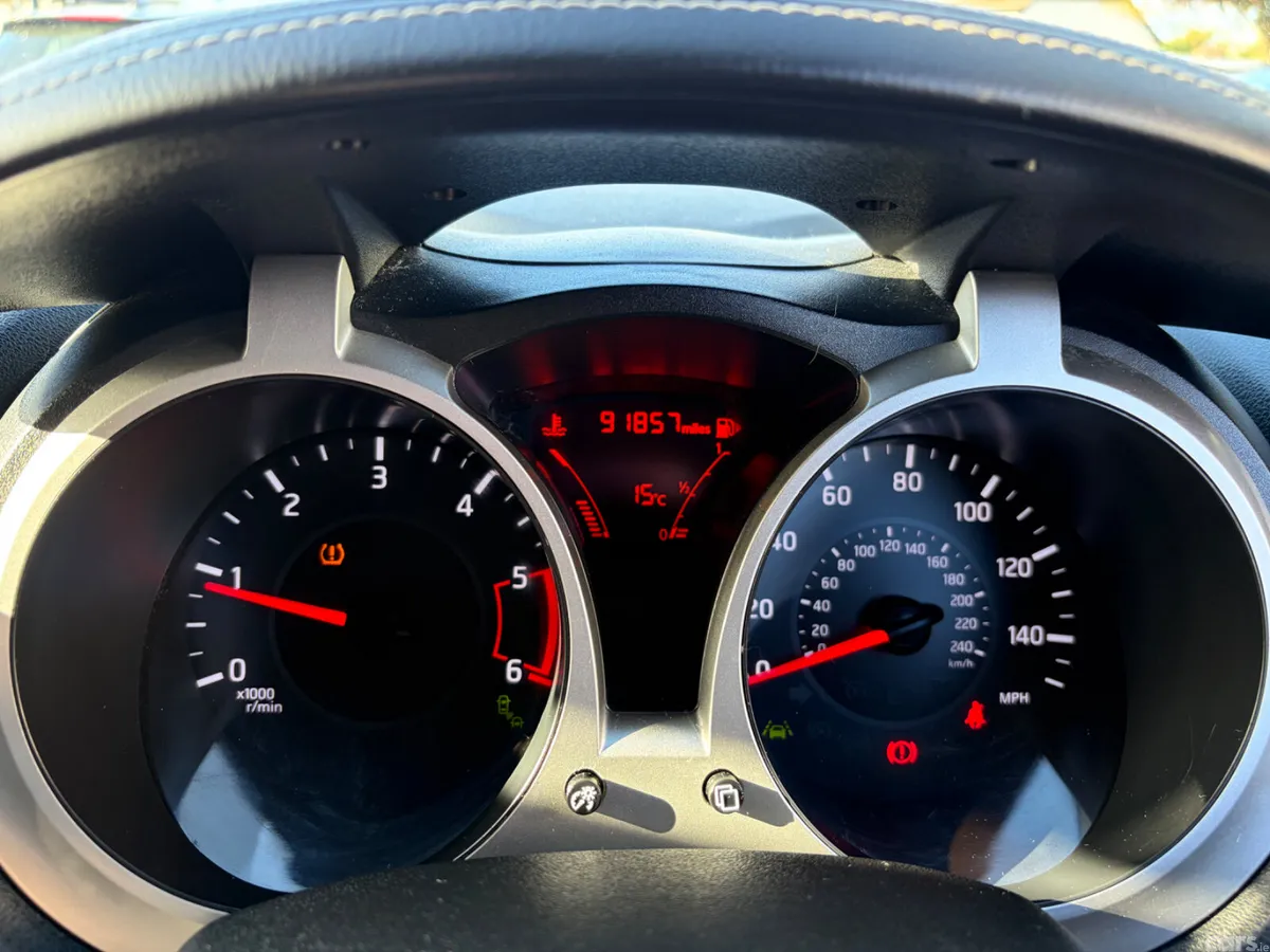 Nissan Juke SUV, Diesel, 2015, Grey