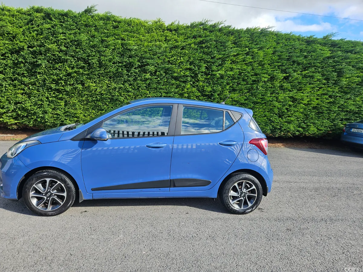 Hyundai i10 Hatchback, Petrol, 2017, Blue