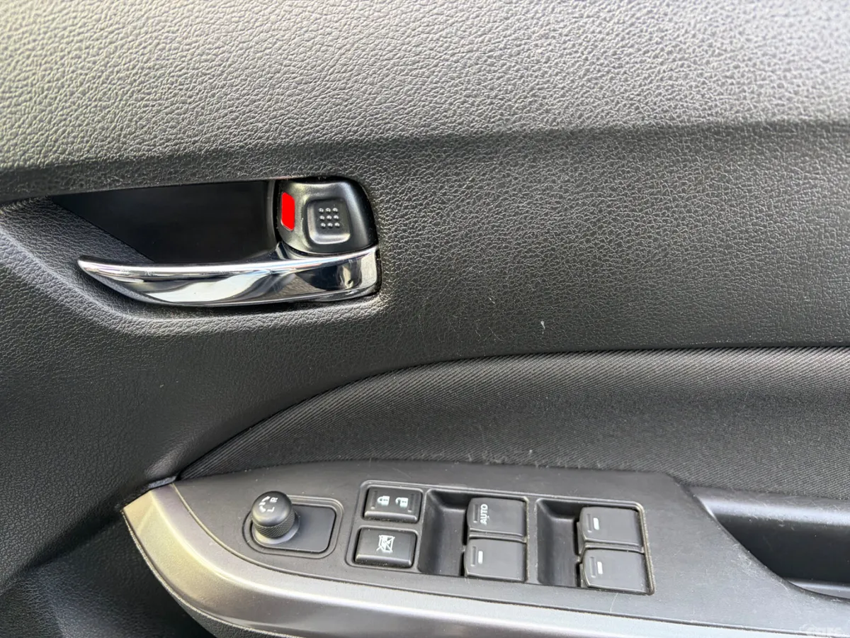 Suzuki Vitara SUV, Petrol Hybrid, 2021, White