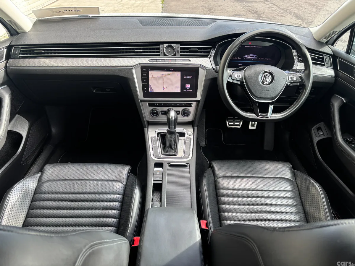 Volkswagen Passat Estate, Diesel, 2019, White