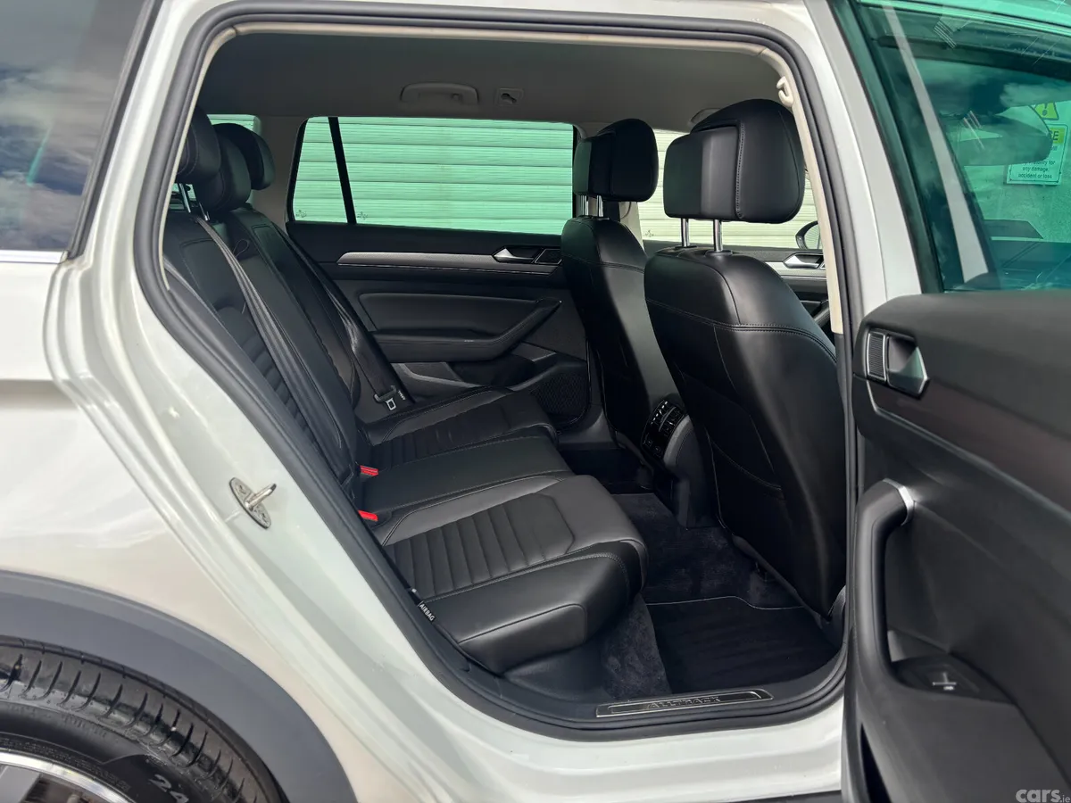 Volkswagen Passat Estate, Diesel, 2019, White