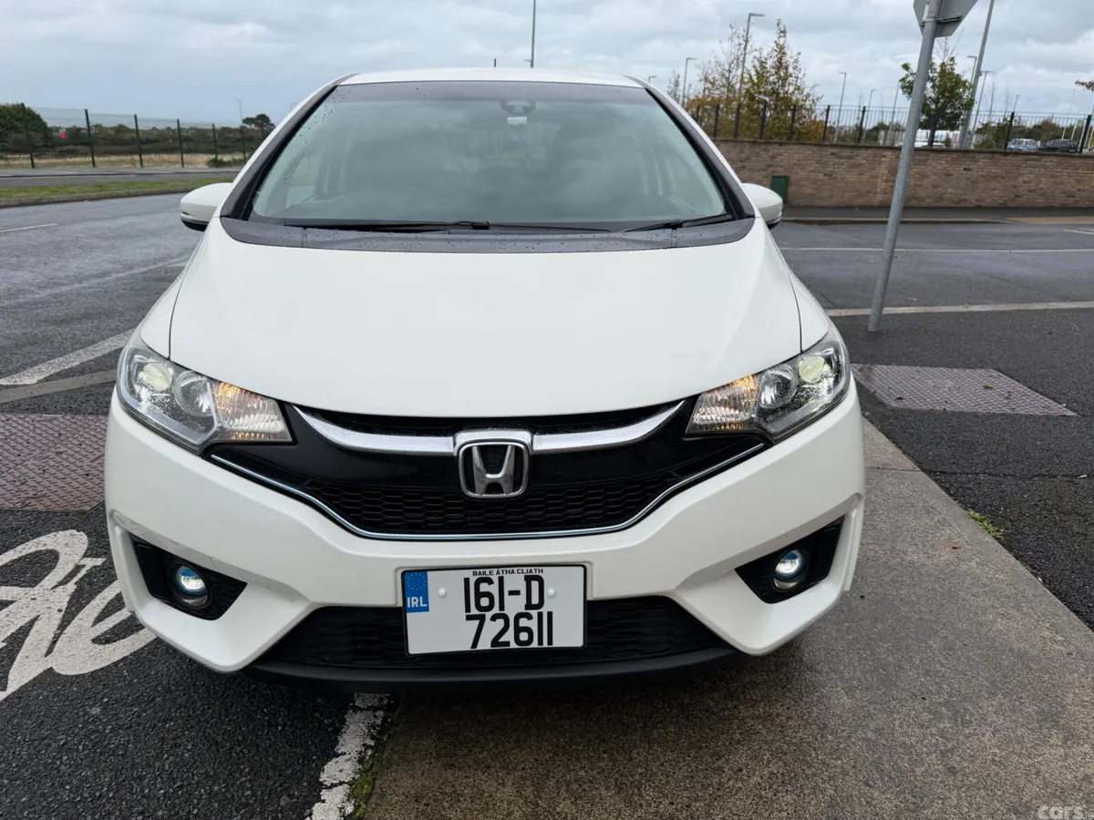 Honda Fit Hatchback, Petrol Hybrid, 2016, White