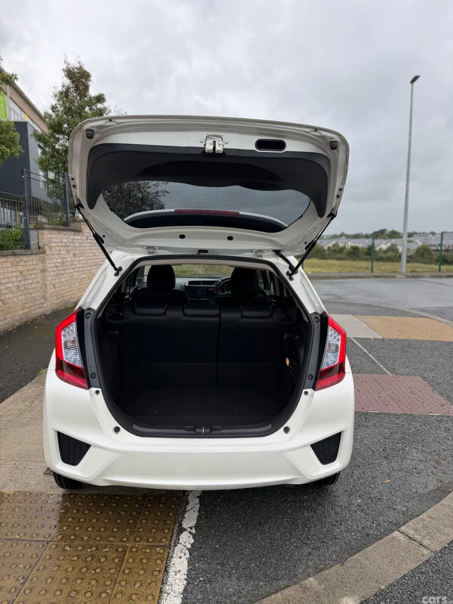 Honda Fit Hatchback, Petrol Hybrid, 2016, White