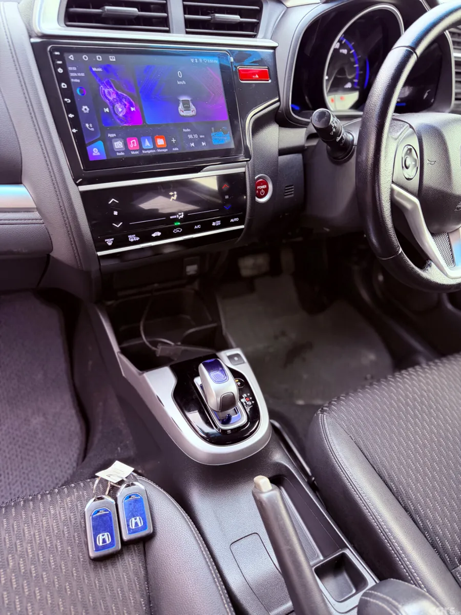 Honda Fit Hatchback, Petrol Hybrid, 2016, White