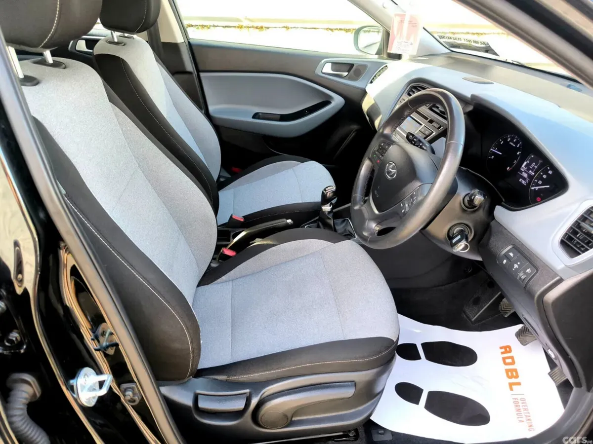 Hyundai i20 Hatchback, Petrol, 2016, Black