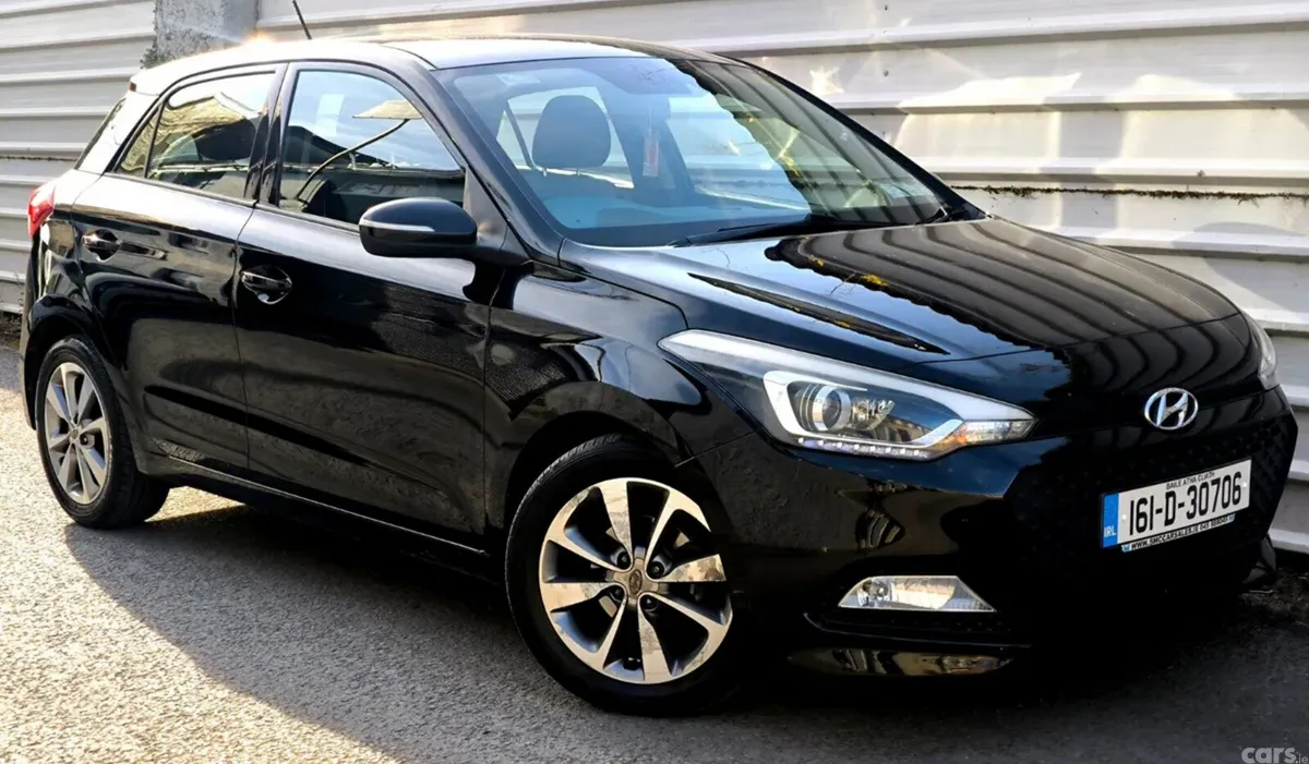 Hyundai i20 Hatchback, Petrol, 2016, Black
