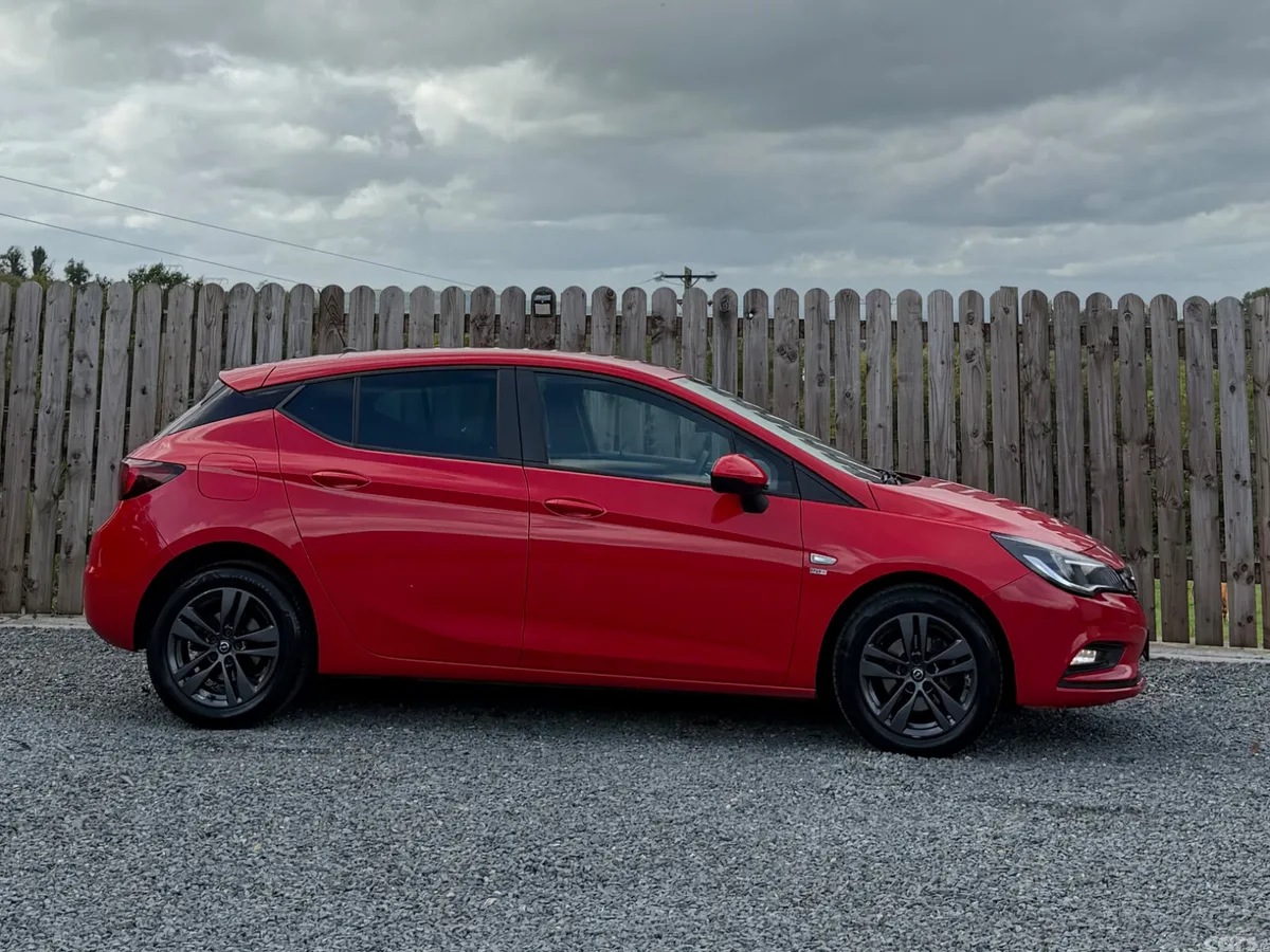 Opel Astra Hatchback, Diesel, 2019, Red
