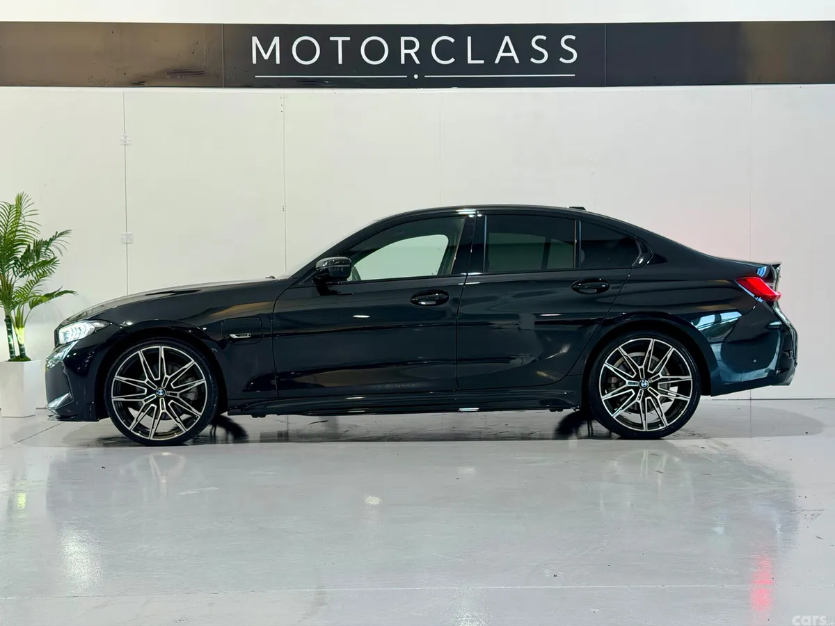 BMW 3-Series Saloon, Petrol Hybrid, 2023, Black