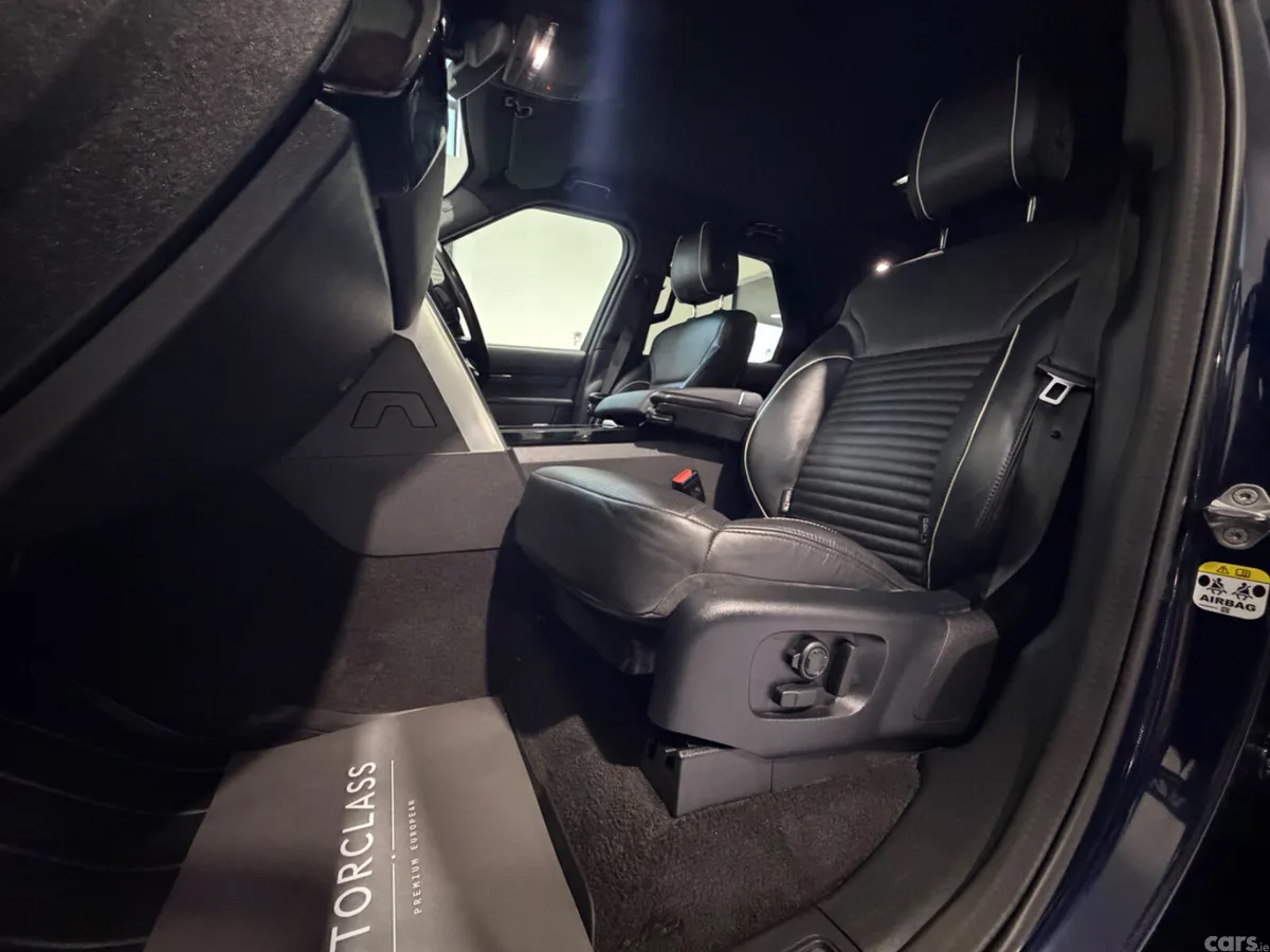 Land Rover Discovery SUV, Diesel, 2020, Blue