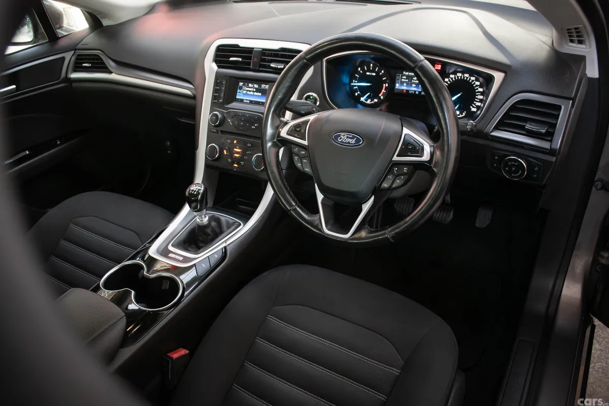 Ford Mondeo Hatchback, Diesel, 2016, Brown