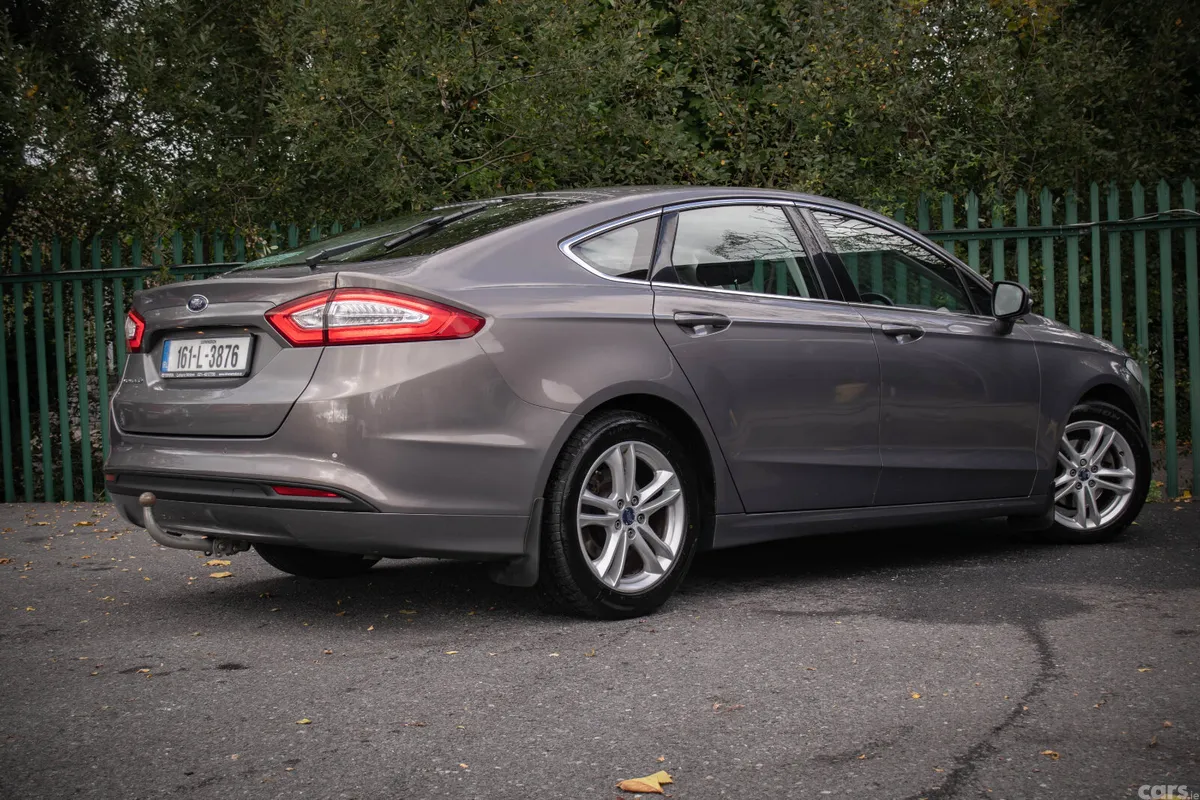 Ford Mondeo Hatchback, Diesel, 2016, Brown
