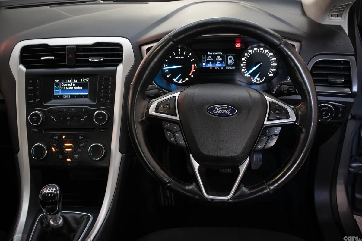 Ford Mondeo Hatchback, Diesel, 2016, Brown