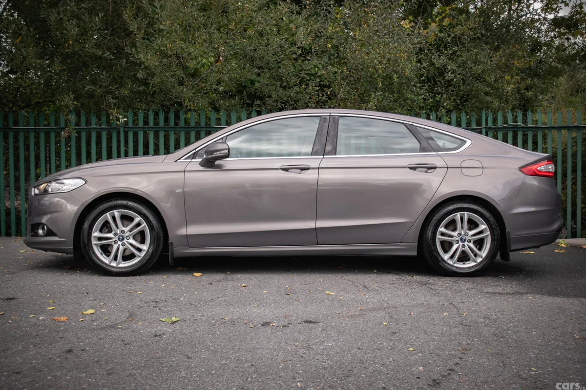 Ford Mondeo Hatchback, Diesel, 2016, Brown