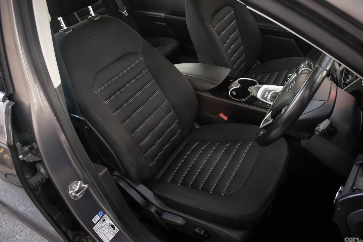 Ford Mondeo Hatchback, Diesel, 2016, Brown