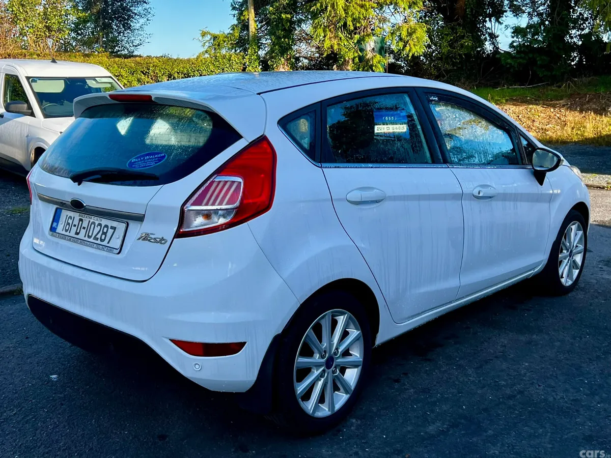 Ford Fiesta Hatchback, Petrol, 2016, White