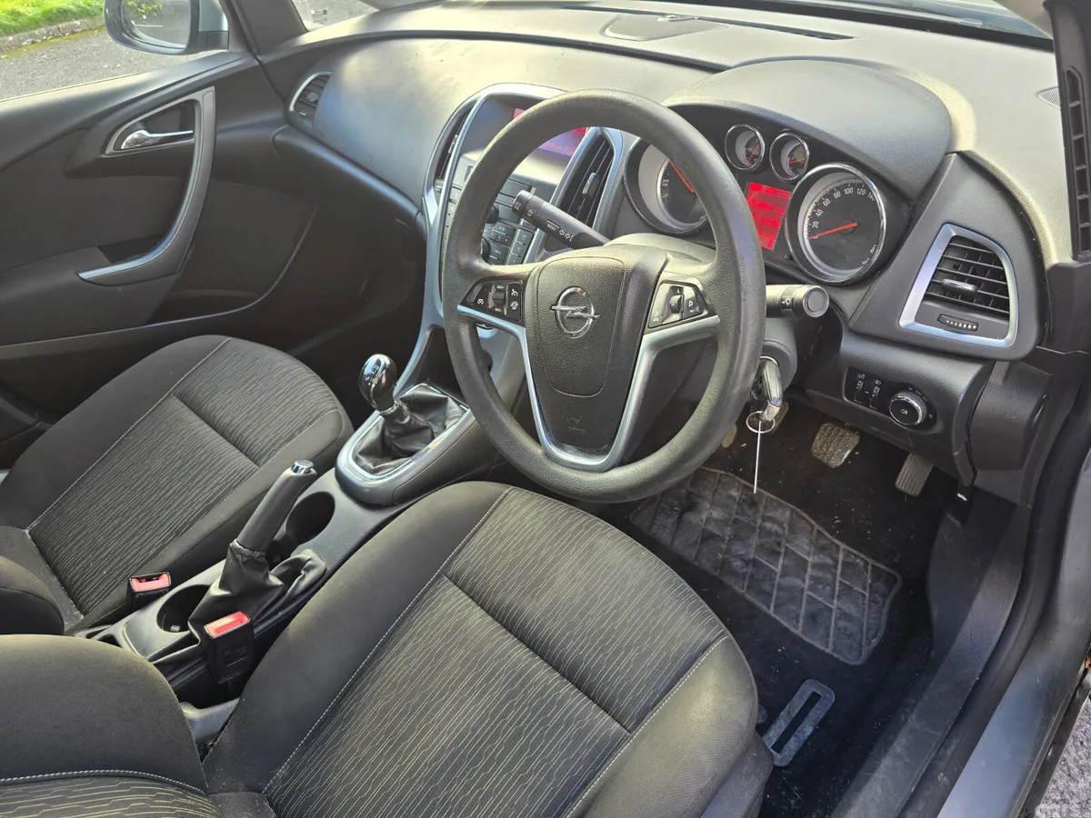 Opel Astra Saloon, Diesel, 2013, Silver
