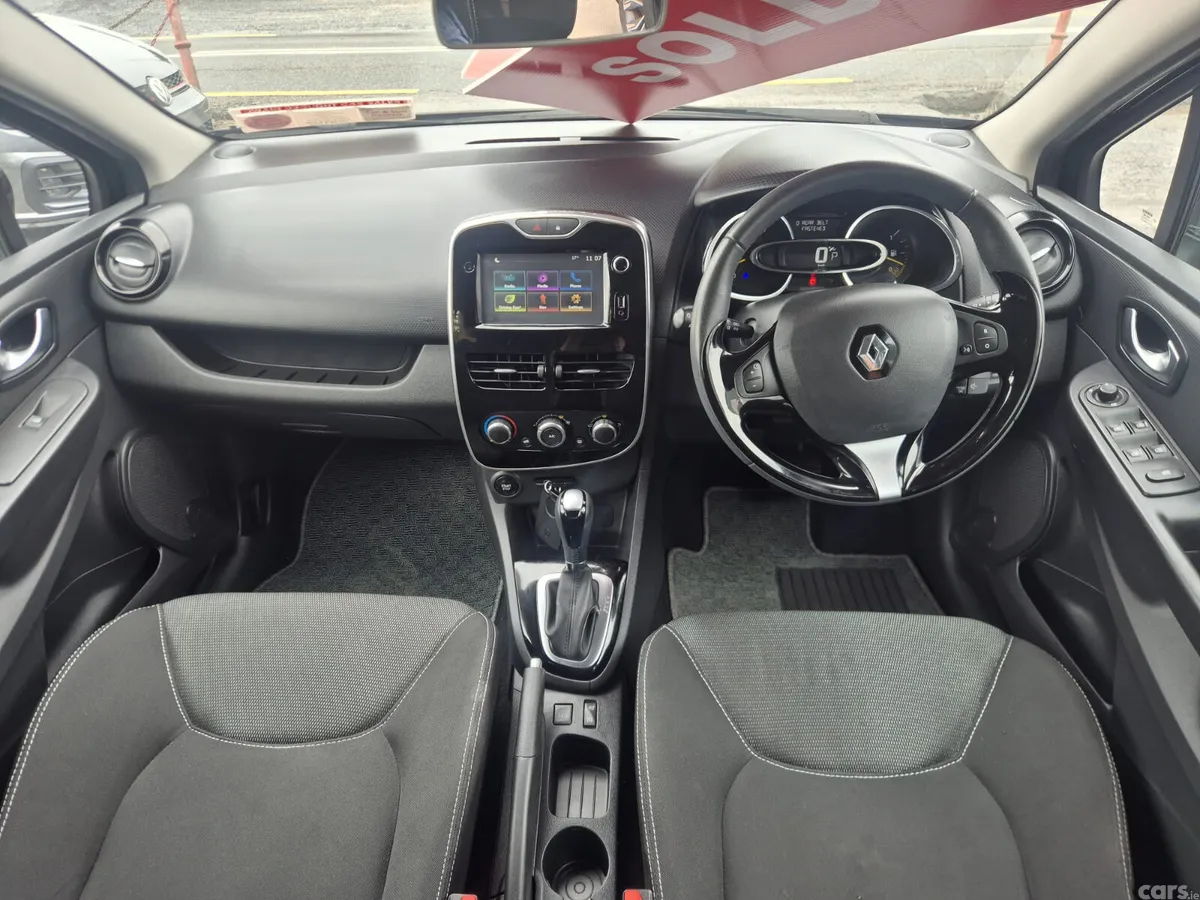 Renault Clio Hatchback, Petrol, 2016, Black