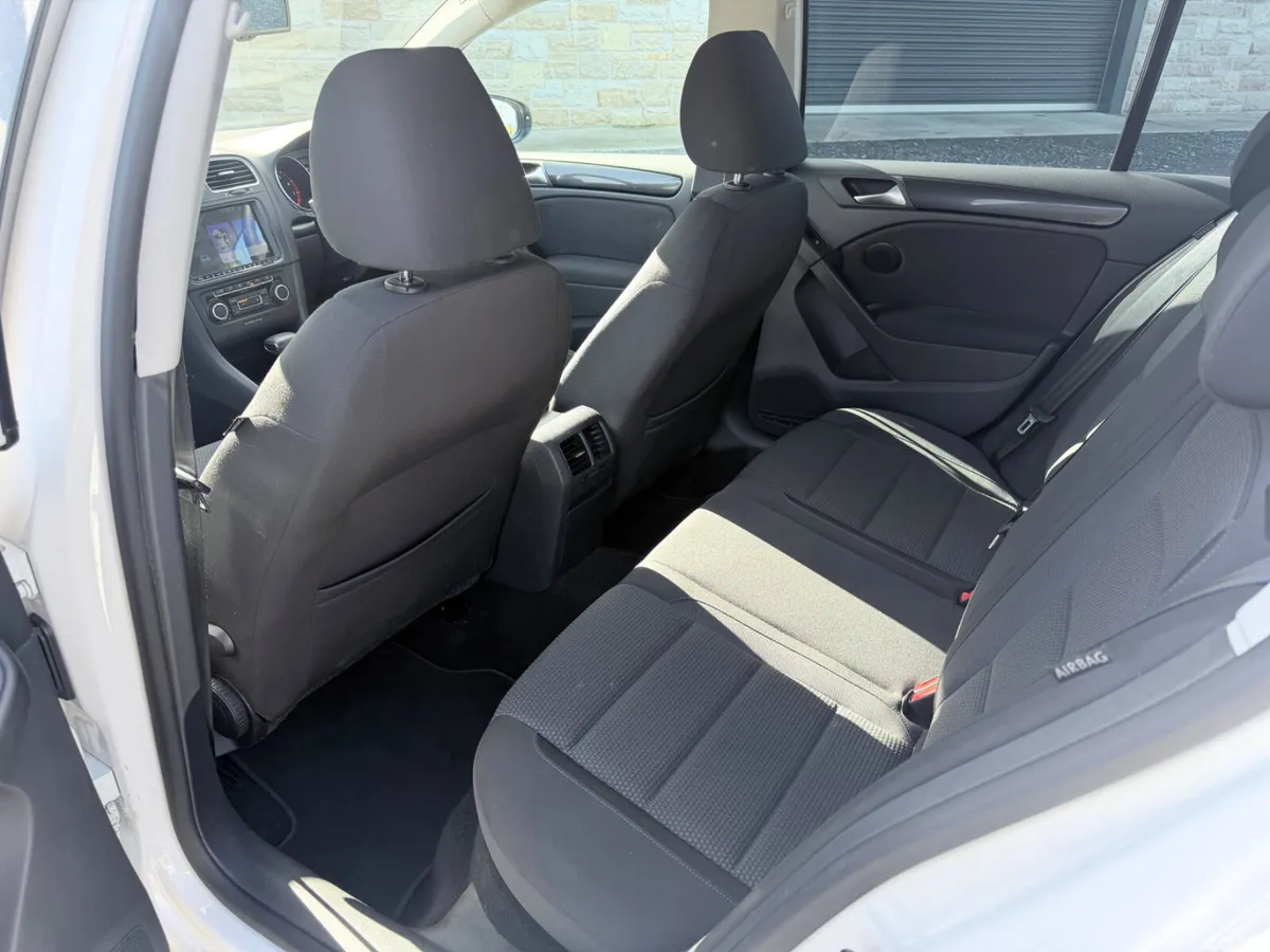 Volkswagen Golf Hatchback, Petrol, 2011, White