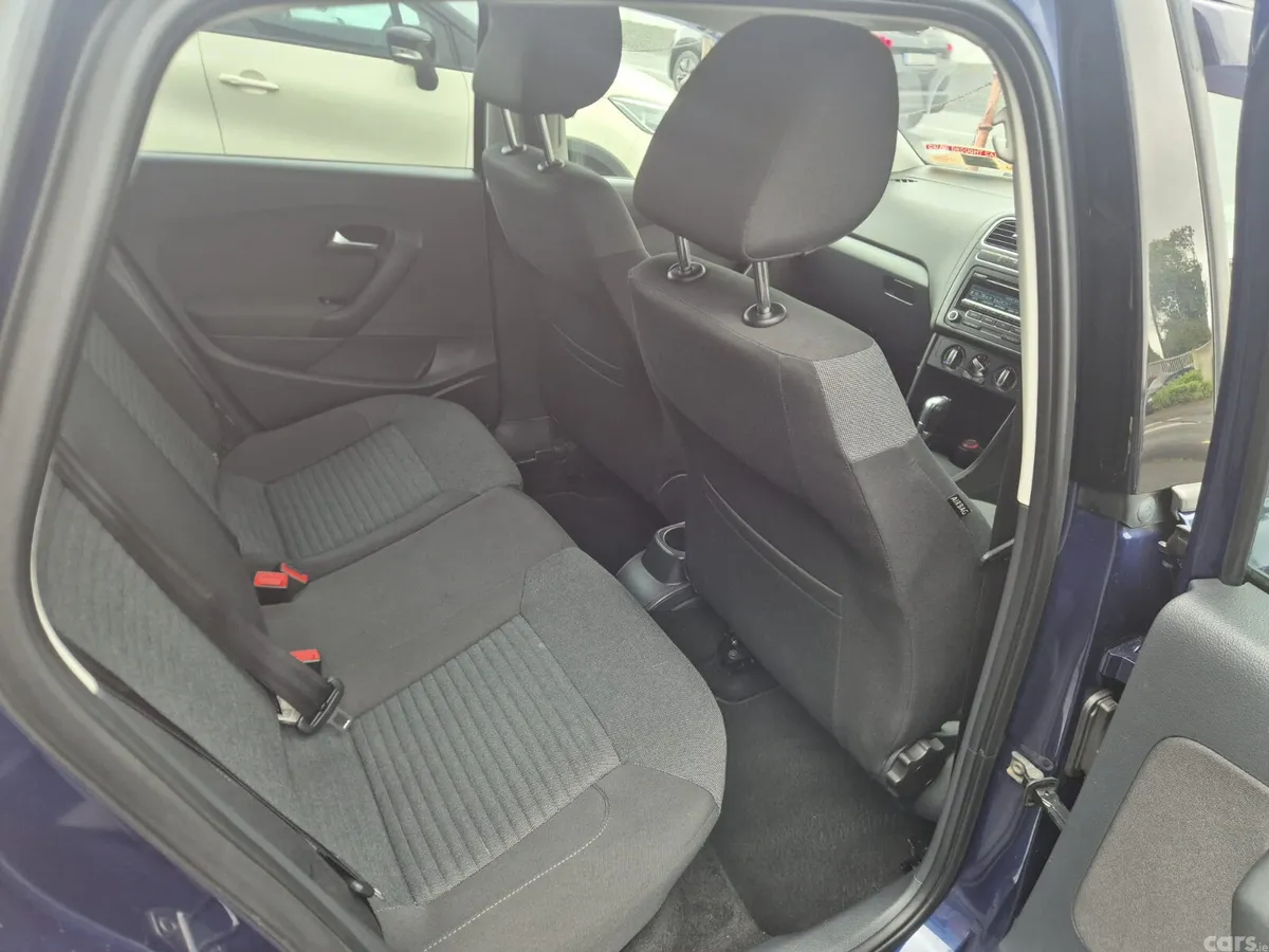 Volkswagen Polo Hatchback, Petrol, 2013, Blue