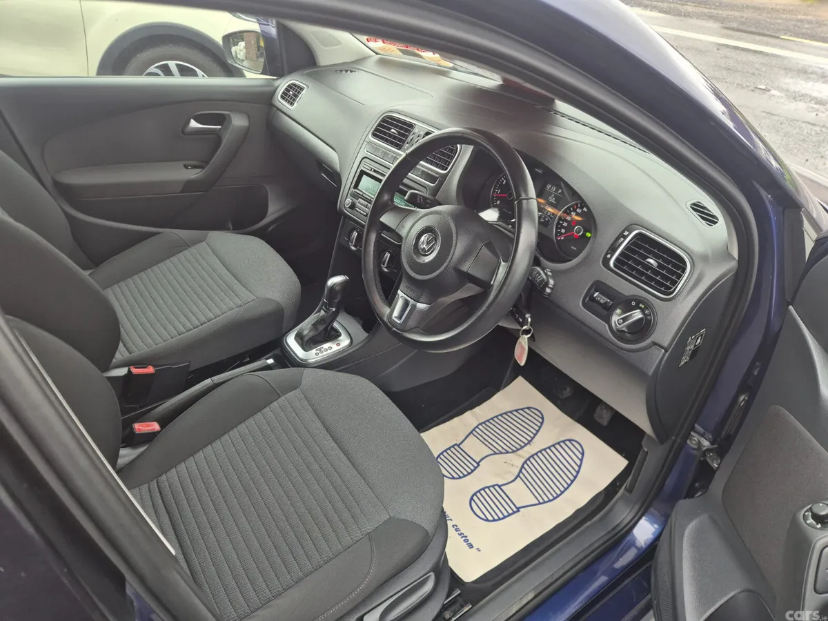 Volkswagen Polo Hatchback, Petrol, 2013, Blue