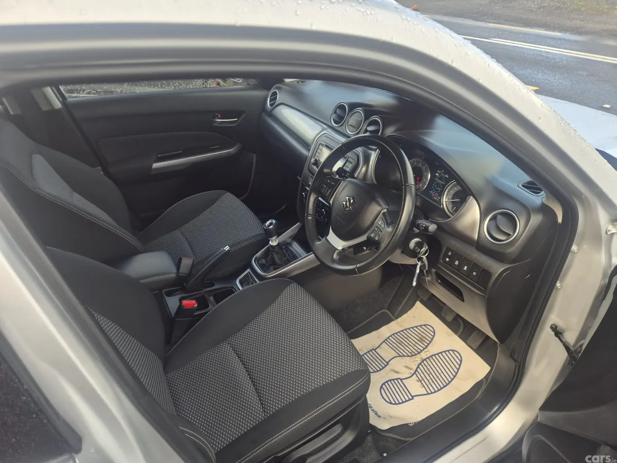 Suzuki Vitara SUV, Petrol, 2021, Grey