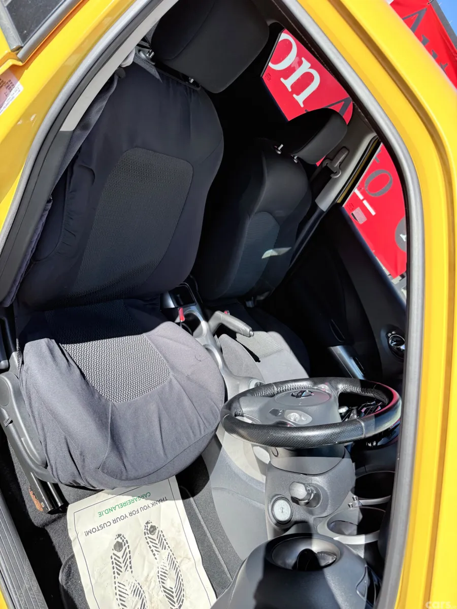 Nissan Juke SUV, Petrol, 2015, Yellow