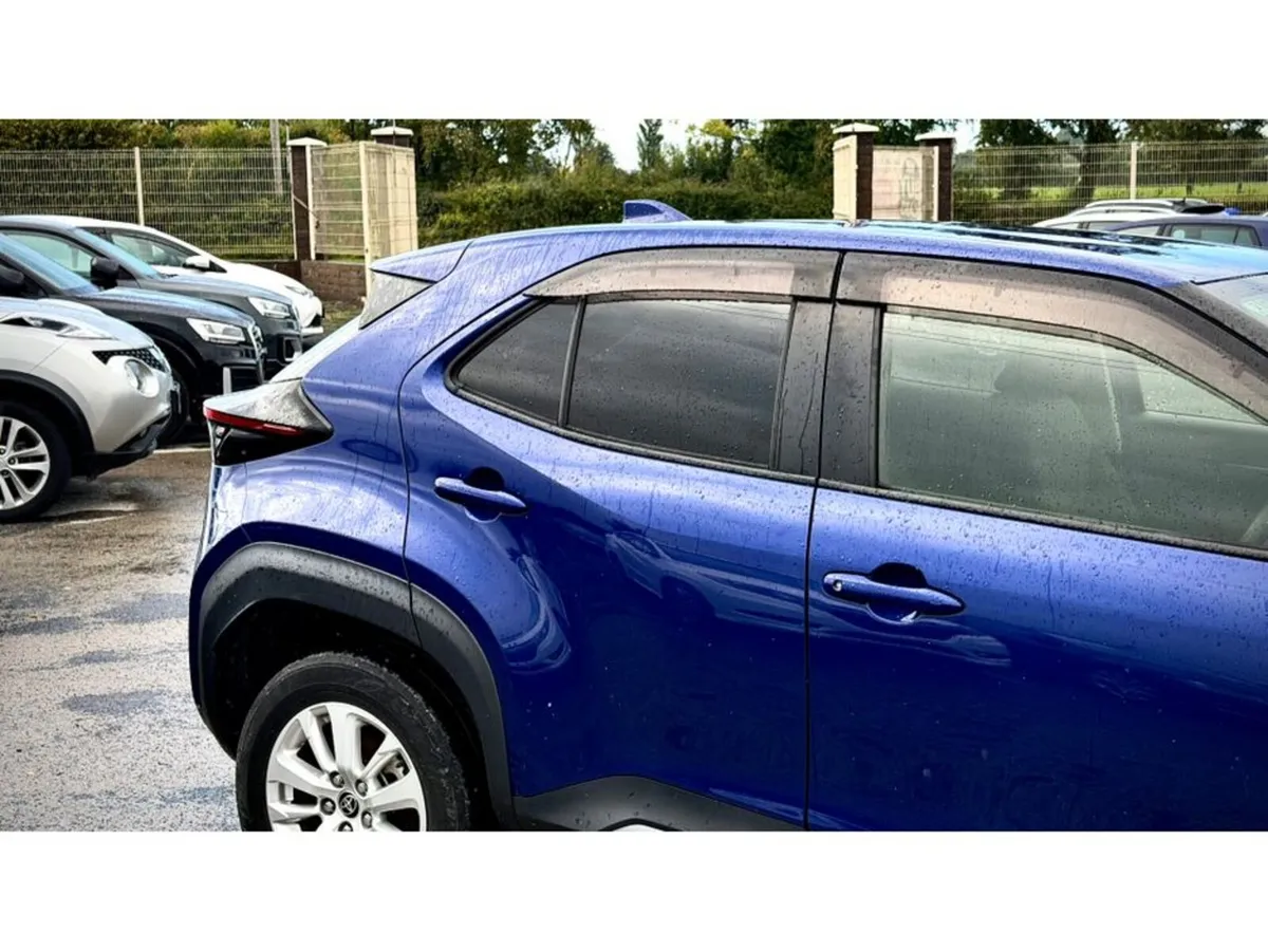 Toyota Yaris Cross SUV, Petrol Hybrid, 2021, Blue