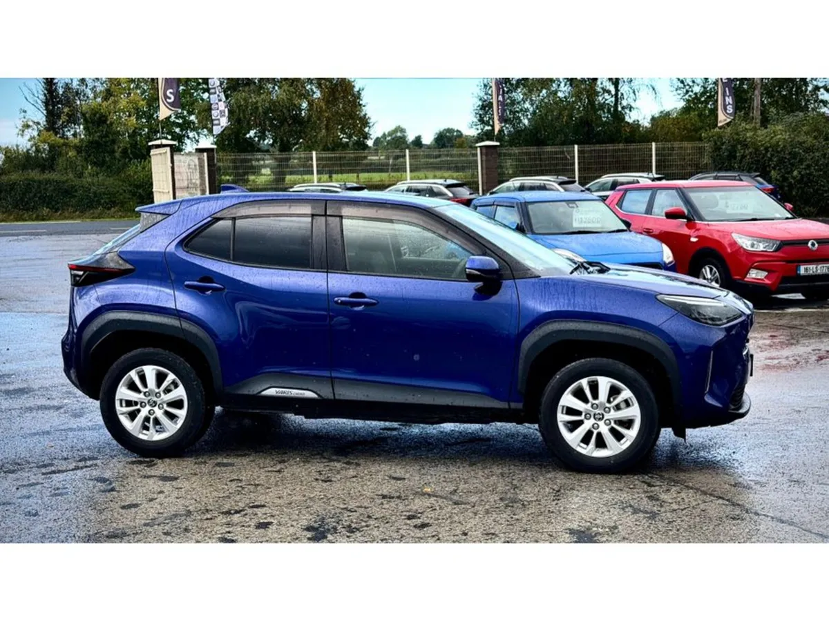 Toyota Yaris Cross SUV, Petrol Hybrid, 2021, Blue