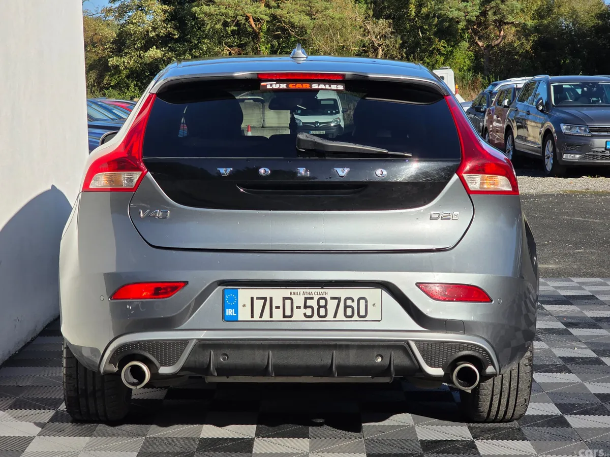 Volvo V40 Hatchback, Diesel, 2017, Grey