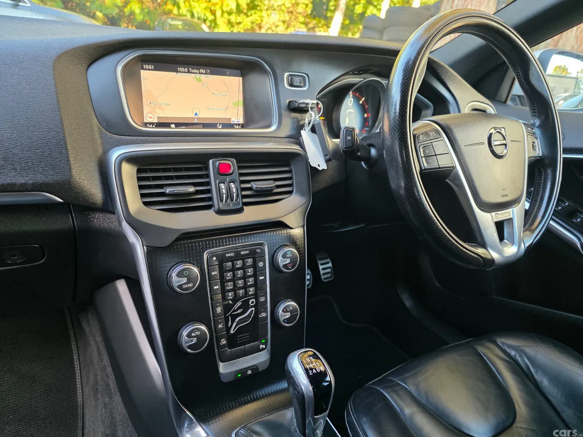 Volvo V40 Hatchback, Diesel, 2017, Grey