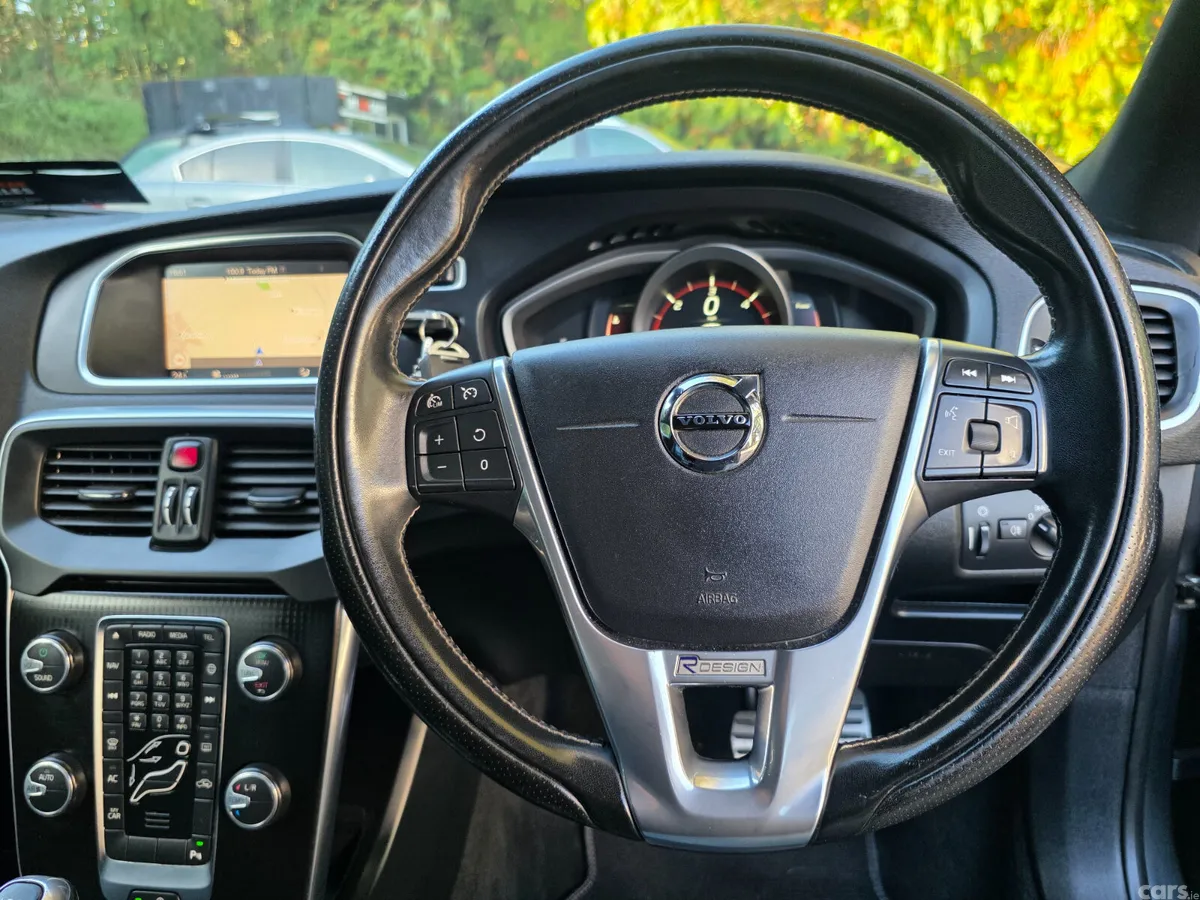 Volvo V40 Hatchback, Diesel, 2017, Grey