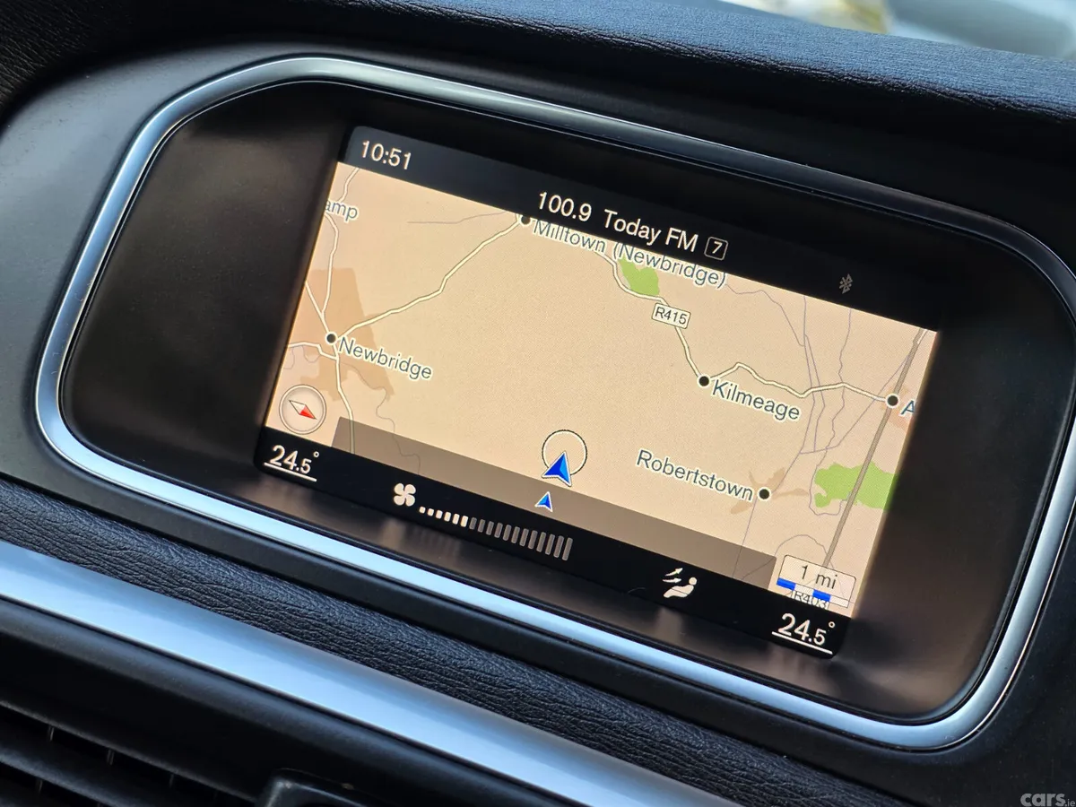 Volvo V40 Hatchback, Diesel, 2017, Grey