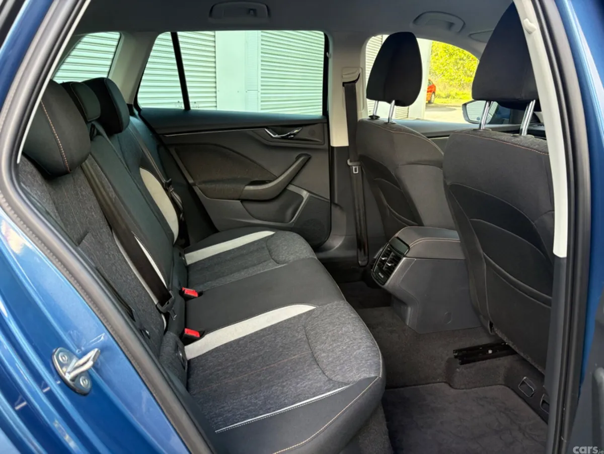 Skoda Kamiq Hatchback, Petrol, 2021, Blue