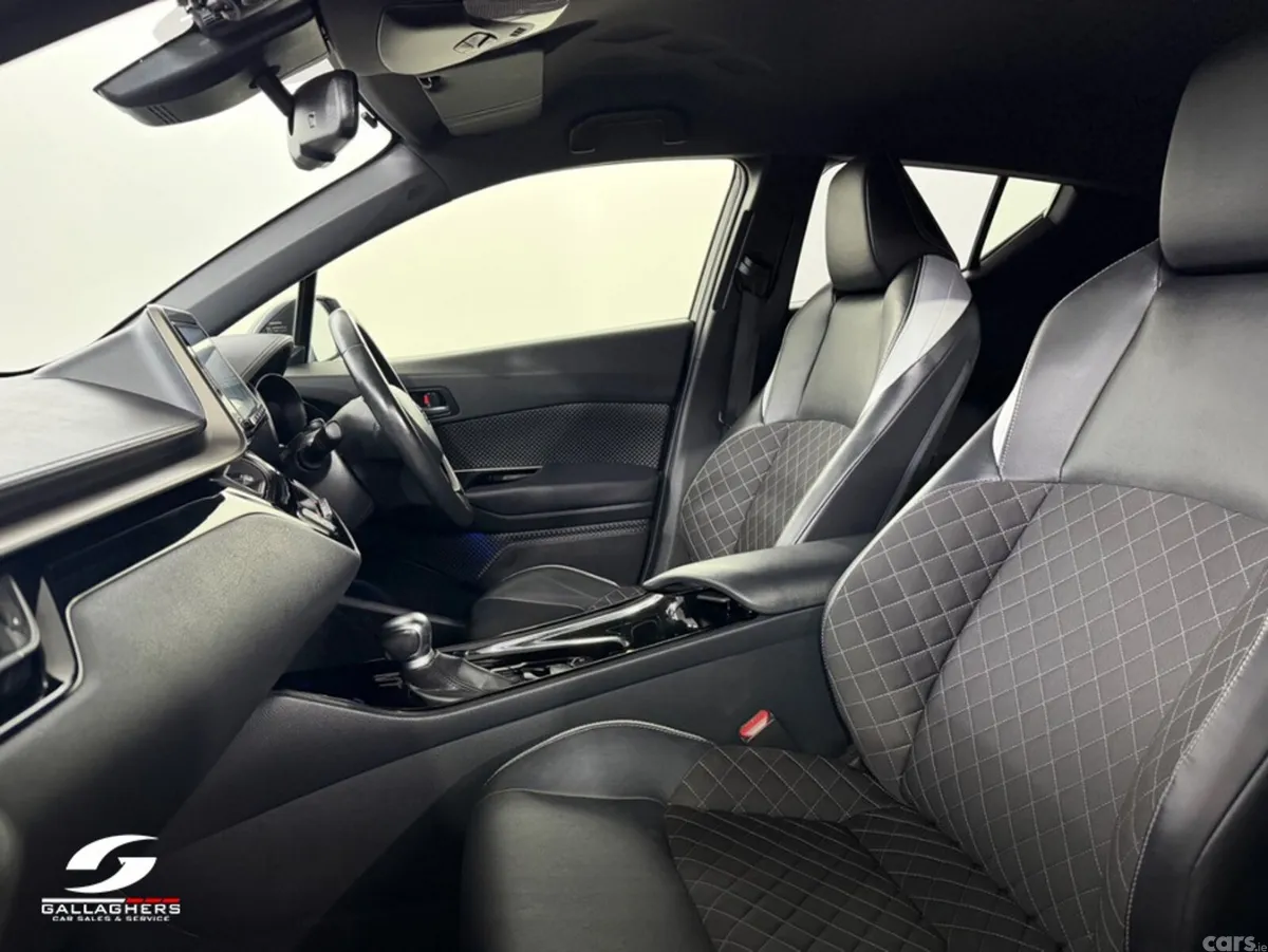 Toyota C-HR SUV, Petrol Hybrid, 2019, Blue