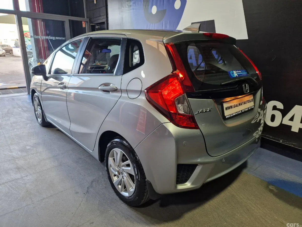 Honda Jazz Hatchback, Petrol, 2016, Silver