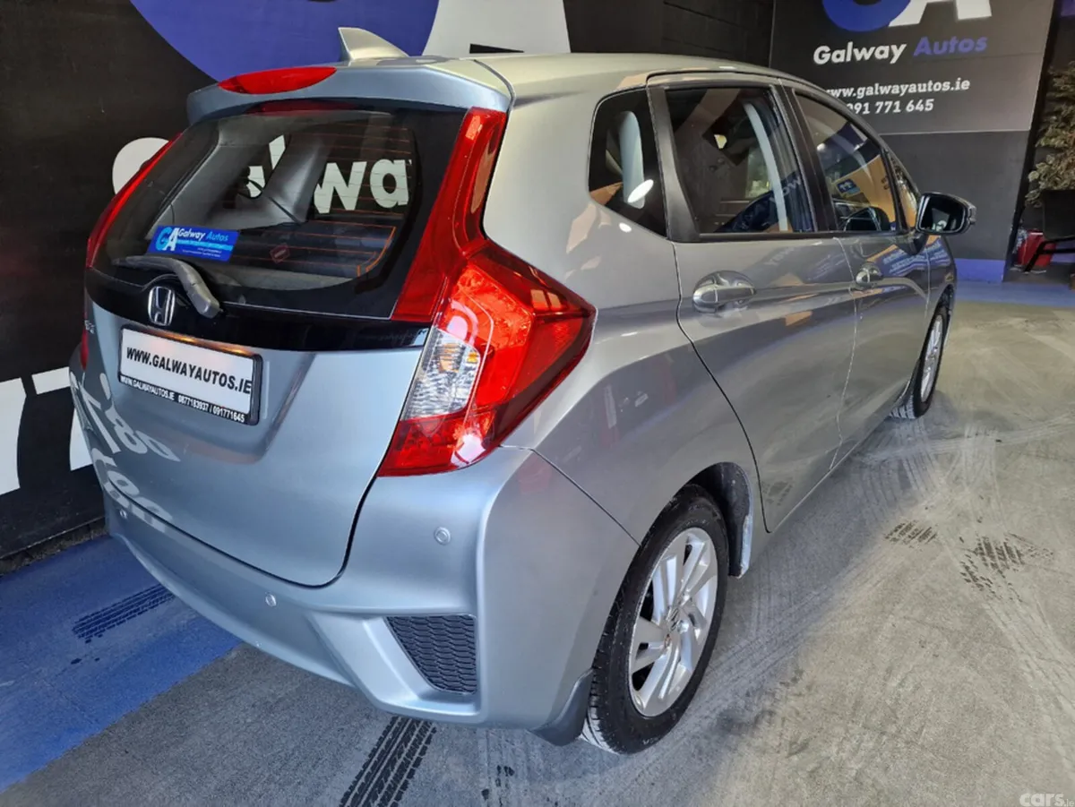 Honda Jazz Hatchback, Petrol, 2016, Silver