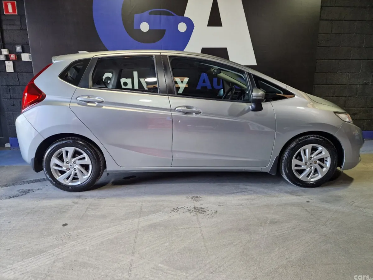 Honda Jazz Hatchback, Petrol, 2016, Silver