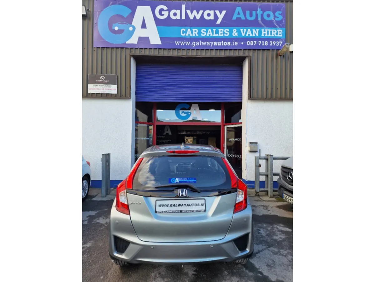 Honda Jazz Hatchback, Petrol, 2016, Silver
