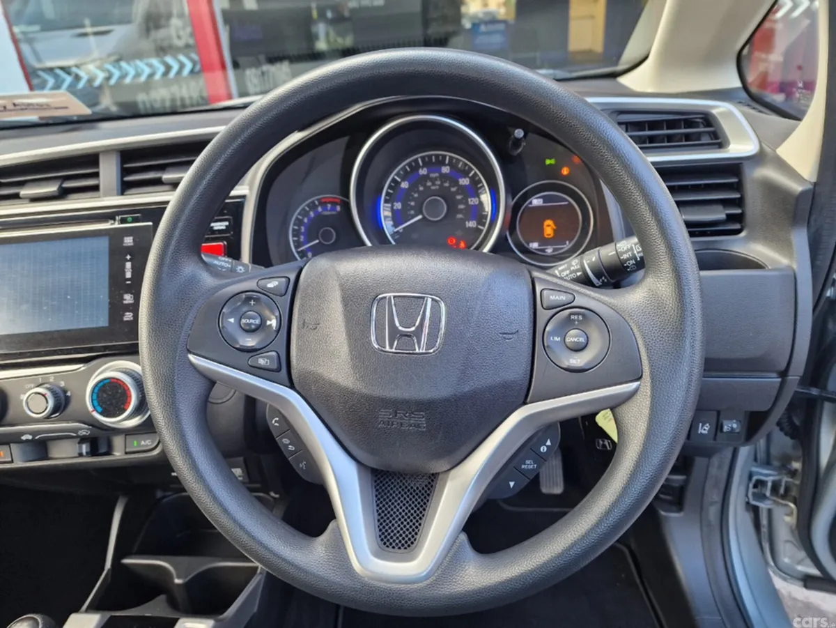 Honda Jazz Hatchback, Petrol, 2016, Silver