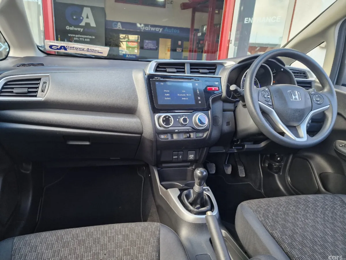 Honda Jazz Hatchback, Petrol, 2016, Silver