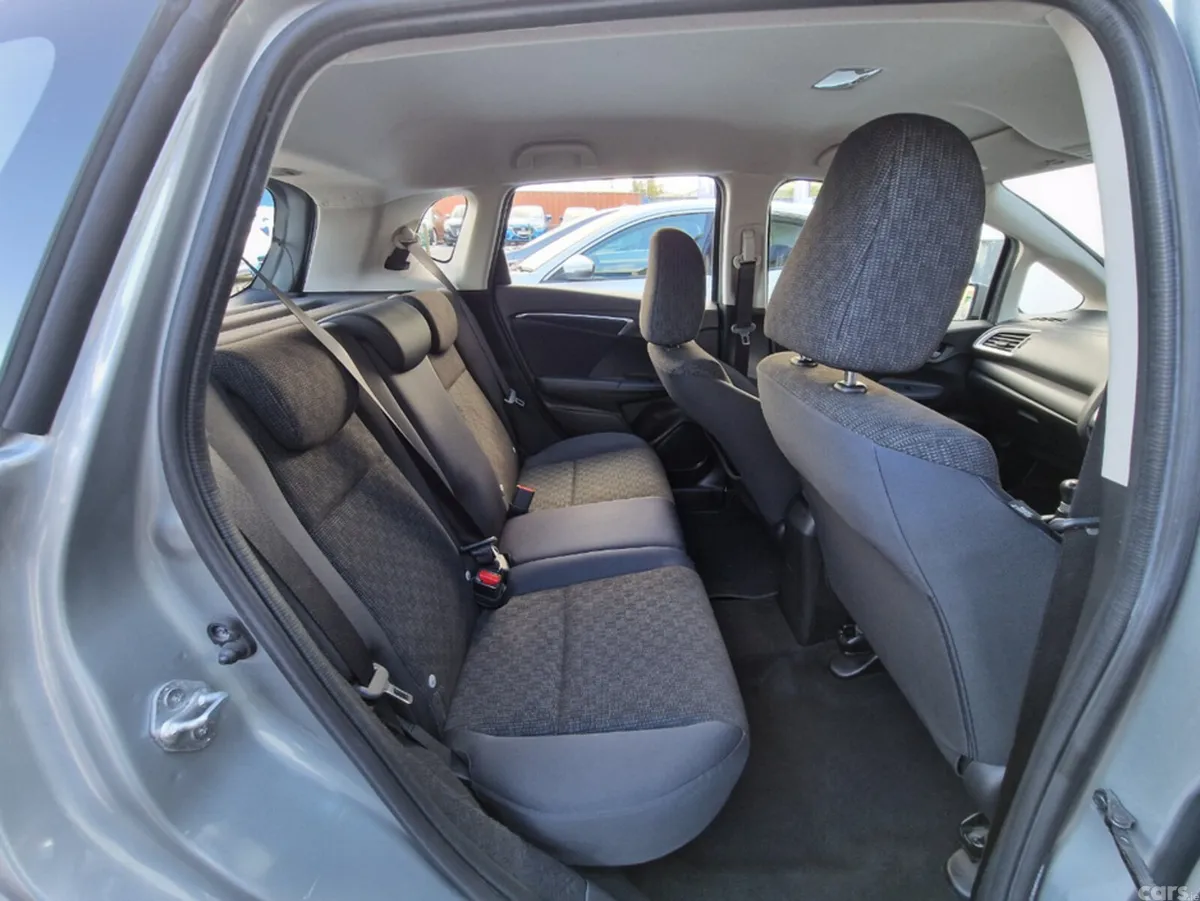 Honda Jazz Hatchback, Petrol, 2016, Silver